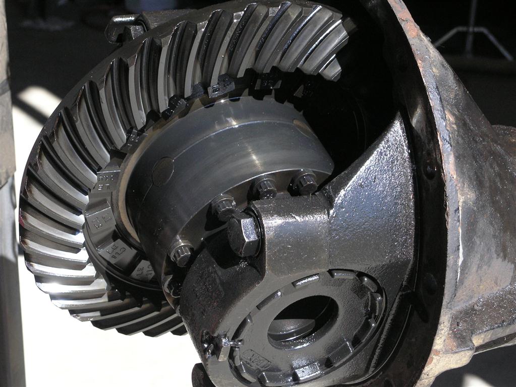 Eaton D404 Rear axle carrier assembly for sale